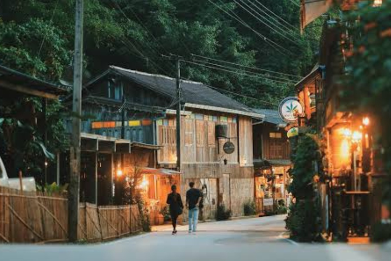 Chiang Mai: Mae Kampong Village Trek & Local Food Experience