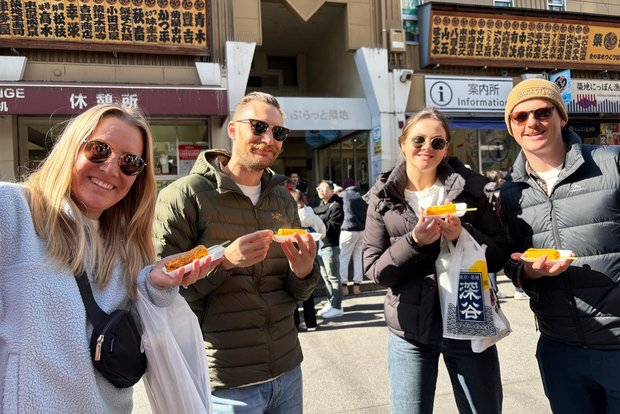 Mercado de pescado de Tsukiji: tour a pie por la gastronomía y la cultura callejera