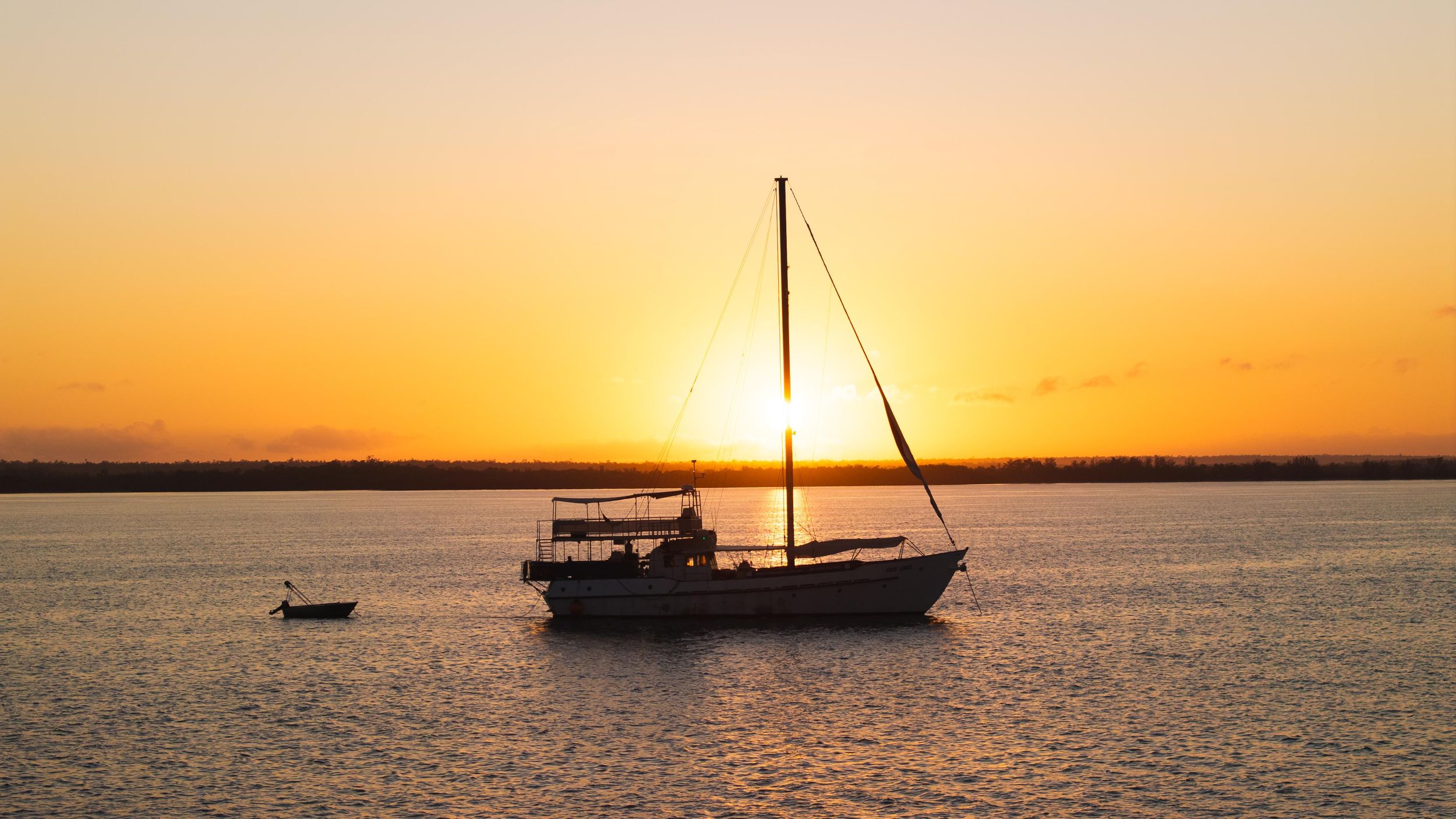 Darwin: Cape Adieu Sunset Cruise mit 4-Gänge-Menü
