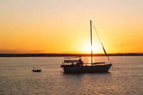 Darwin: Cape Adieu Sunset Cruise with 4-Course Dinner