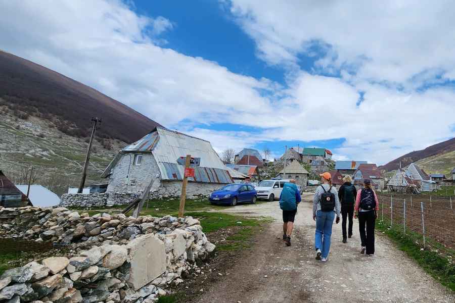 Von Sarajevo aus: Ganztägige Wanderung im Dorf Lukomir Kleine Gruppe