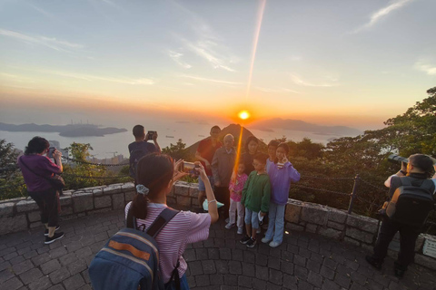 Hong Kong | Afternoon City Tour with Sunset Views 6 Hours | 5-Seater - Max for 4 pax