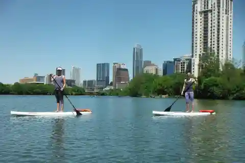 Austin: Paddleboard Rental on Lady Bird Lake
