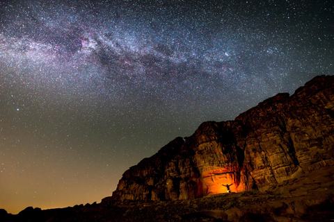 Wadi Rum: pustynna przygoda samochodem terenowym z lunchem i herbatąCałodniowa wycieczka jeepem z obiadem – 9 godzin