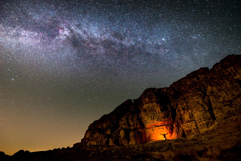 Wadi Rum: pustynna przygoda samochodem terenowym z lunchem i herbatąCałodniowa wycieczka jeepem z obiadem – 9 godzin