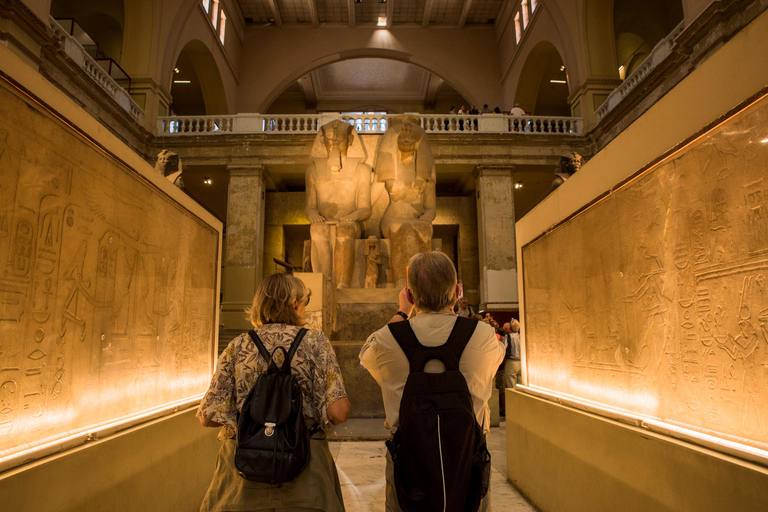 Le Caire : visite guidée des pyramides, du bazar et du muséeVisite partagée sans frais d'entrée