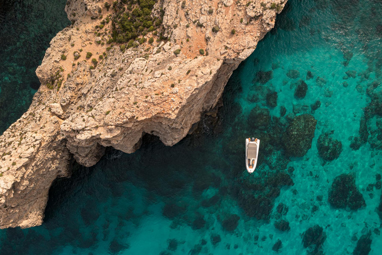 Tour en bateau privé exclusif Lagon bleu, grottes de Comino et Gozo