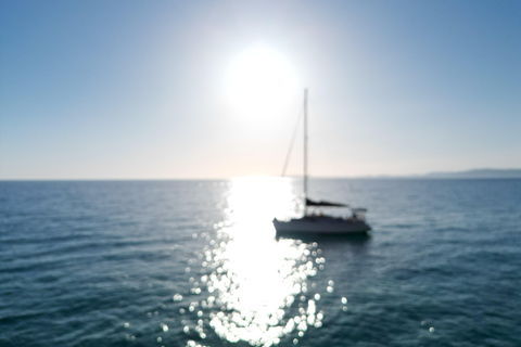 Desde can Pastilla : Paseo en velero con Comida y Bebida