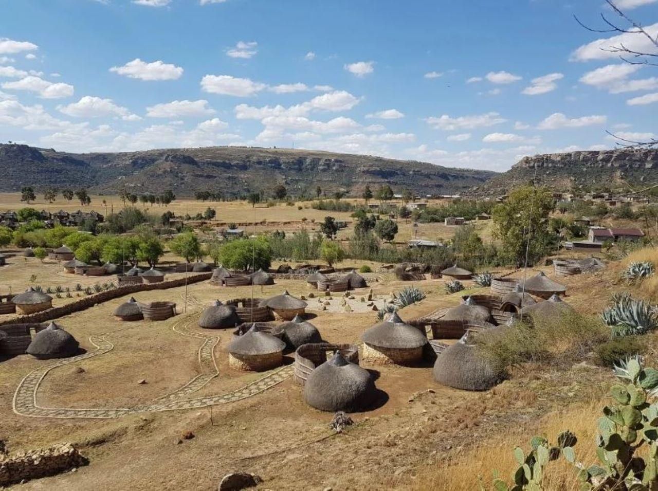 3-tägige Kulturtour in Lesotho: Thaba Bosiu & Kome-Höhlen