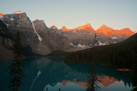 كالجاري: شروق الشمس في بحيرة موراين وبحيرة لويز ورحلات السفاري للحياة البريةCalgary:Moraine Lake Sunrise &amp; Lake Loui