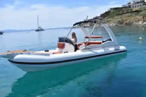 Mykonos: 3 hour Private Boat Cruise to South Coast Beaches