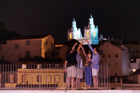 LISBON SUNSET TO NIGHT i vintagejeep med dryck ombord