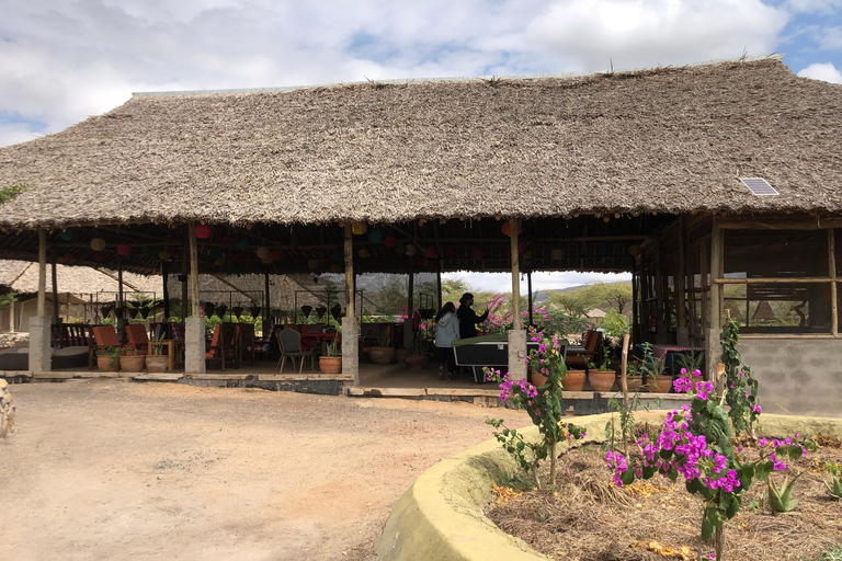 Nairobi: Excursión de un día al Lago Magadi con experiencia en campo de tiro