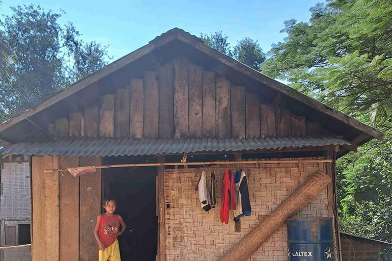 نونغ خياو: رحلة لمدة يومين، قرية همونغ، إقامة منزلية، والتجديف بالكاياك