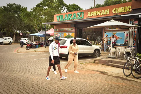 Soweto: Sip & Paint Walking Tour
