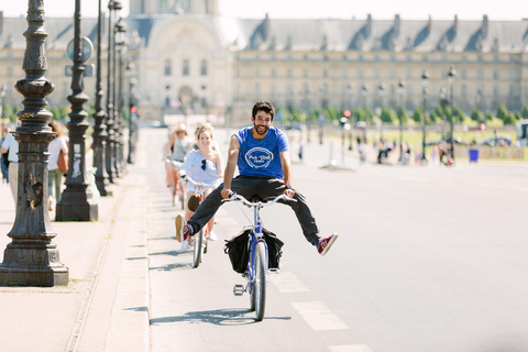 Paris Bike Tour: Eiffel Tower, Place de la Concorde & More Tour in English