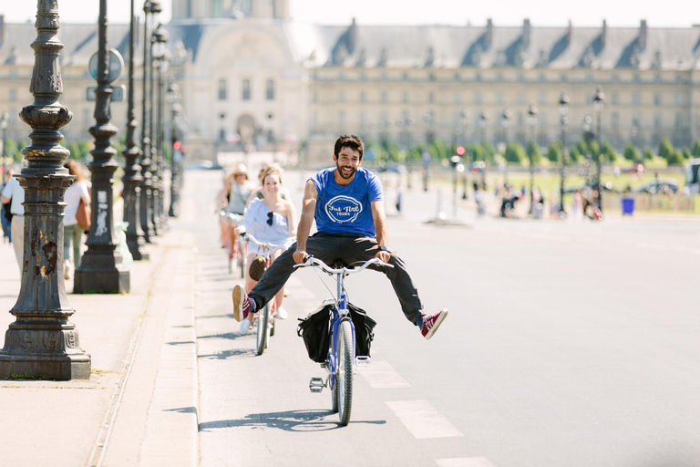 Paris Bike Tour: Eiffel Tower, Place de la Concorde & More Tour in English