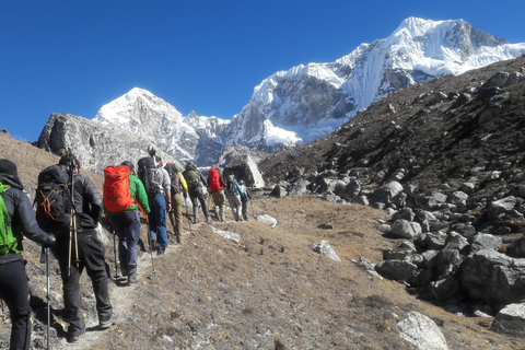 Pokhara: Trekking al Campo Base del Annapurna - 5 Días