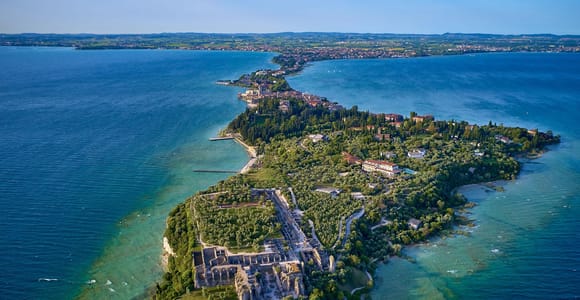 Lazise: 2 hours Lake Garda Boat Tour to Sirmione Castle