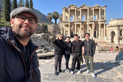 Au départ de Kusadasi : Éphèse, maisons en terrasse et temple d'ArtémisVisite privée à prix spécial pour les groupes de plus de 5 personnes.