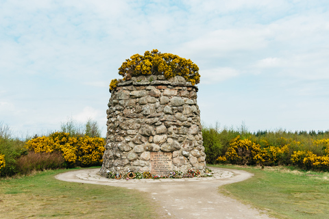 From Edinburgh: Outlander Experience 2-Day Tour Double Room with Private Bathroom