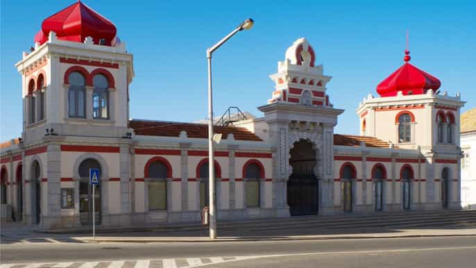 Loulé Municipal and Gypsy Market Tour