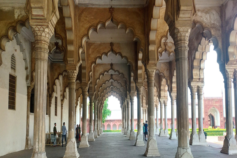 Von Delhi aus: Private Taj Mahal und Agra Fort Reise mit dem AutoNur Privatwagen und Reiseleiter