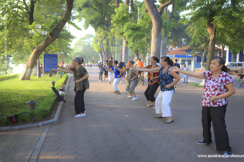 Hanoi’s French Quarter Tour and Train StreetPrivate Tour