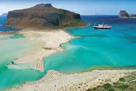 Dal porto di Kissamos: crociera in barca alla laguna di Balos e Gramvousa