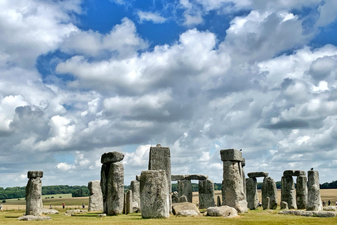 Von Cambridge aus: Geführte Tagestour nach Bath und Stonehenge