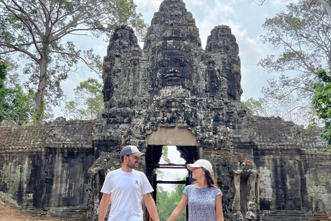 Siem Reap: 2-Day Private Angkor Wat Tuk-Tuk Tour in Spanish Spanish Driver: 2-Day Private Angkor Temples & Banteay Srei