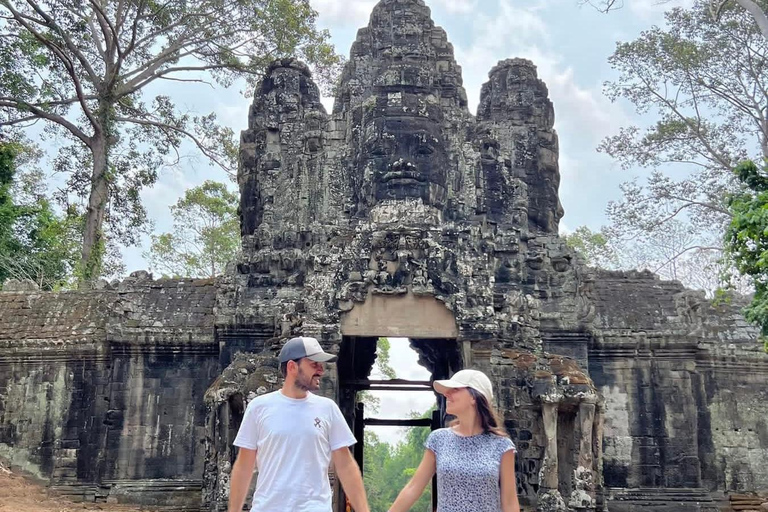 Siem Reap: 2-Day Private Angkor Wat Tuk-Tuk Tour in Spanish Spanish Driver: 2-Day Private Angkor Temples & Banteay Srei