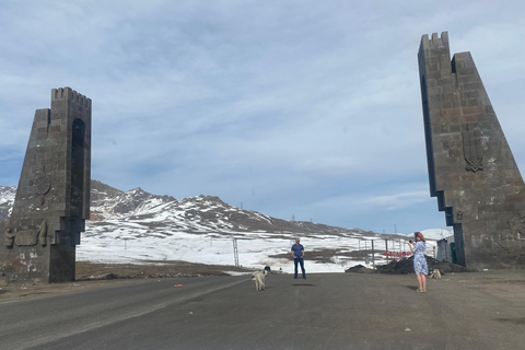 Yerevan: 2-Day Waterfalls and Nature Tour