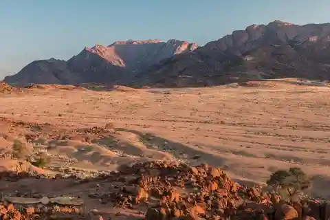 Windhoek: 3 Días Sossusvlei | Acampada Guiada Privada