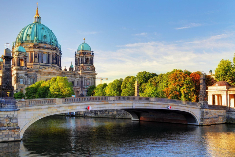 Best of Berlin: Private Walking Tour with a Local Private City Tour - 1Hr