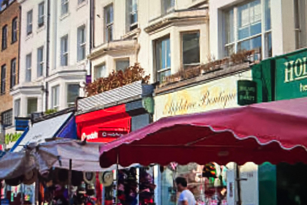 Tour a piedi di Notting Hill: studio, torta e cocktail
