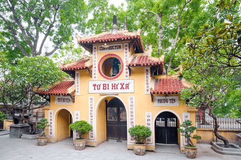 Hanoi’s French Quarter Tour and Train StreetPrivate Tour