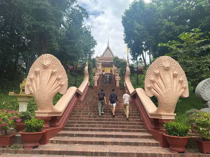 Half Day To Royal Palace, Silver Pagoda, and Wat Phnom Tour