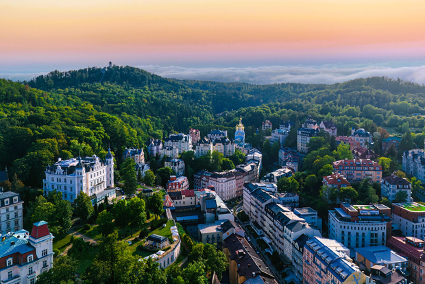 Prag: Tour nach Karlsbad und Loket mit Thermalbädern und Burg