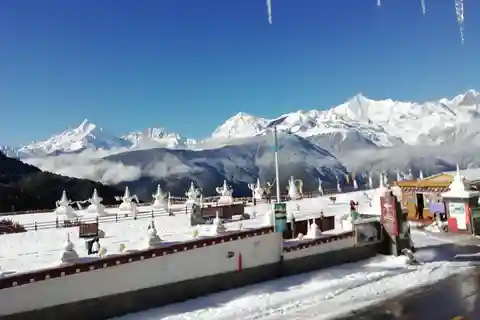 Shangri-La: Meili Snow Mountain and Yubeng Village Trek