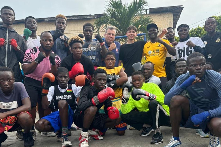 Accra : Parc commémoratif Kwame Nkrumah et salle de boxe locale