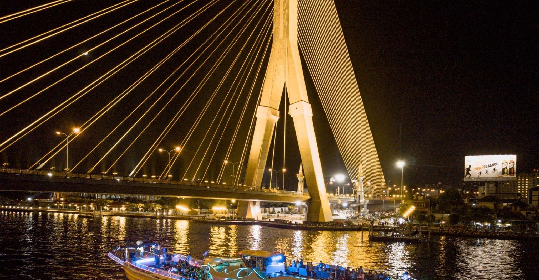 Bangkok: Yodsiam Sightseeing Cruise Snacks & Unlimited Beer