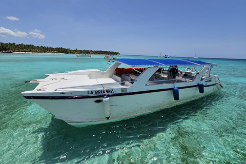 Saona Island: Speedboat + Catamaran Day Trip with Lunch