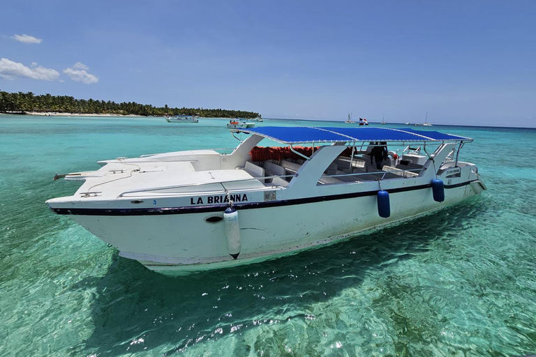 Saona Island: Speedboat + Catamaran Day Trip with Lunch