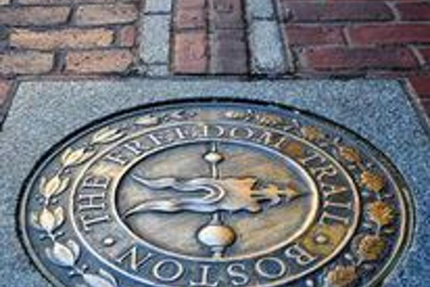 Boston: North End Pizza Walking Tour with 3 Slices & Cannoli