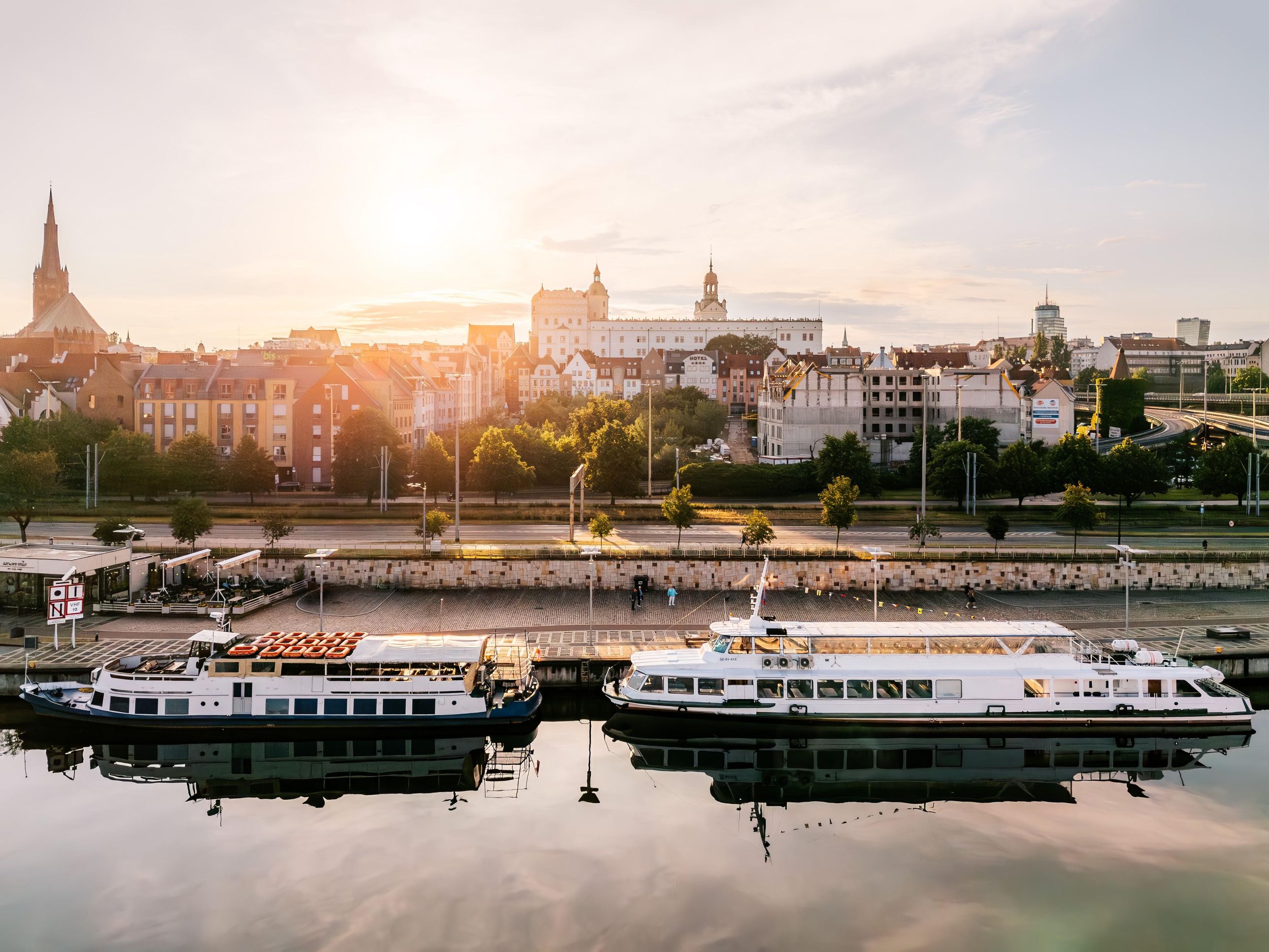 Stettin: Rundfahrt durch den Hafen