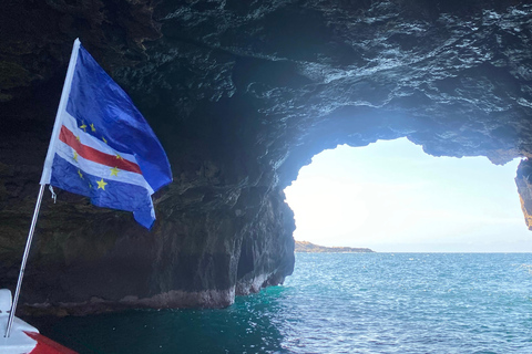 Beach: Boat Trip to Águas Belas Cave with Lunch & BBQ Beach: Boat Trip to Águas Belas Cave with BBQ