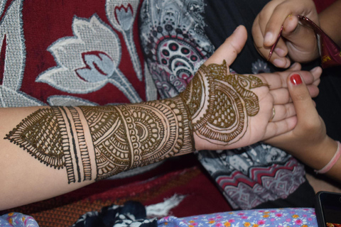 Jaipur: Experience Art of Henna