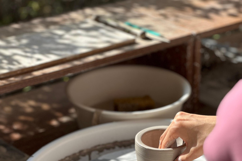 Seoul: Korean Moon Jar Pottery Workshop with Tea & Music
