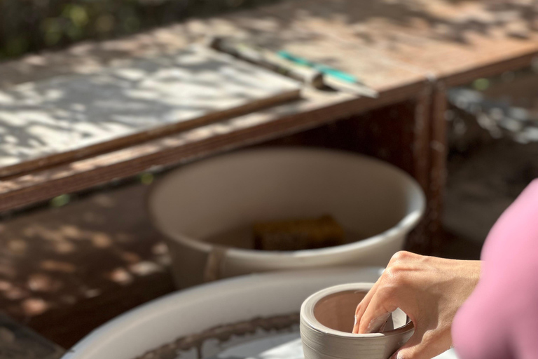 Seoul: Korean Moon Jar Pottery Workshop with Tea & Music
